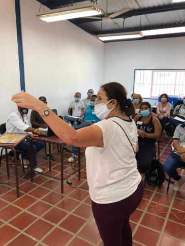 catedra__actividad-vinedo--prensa2